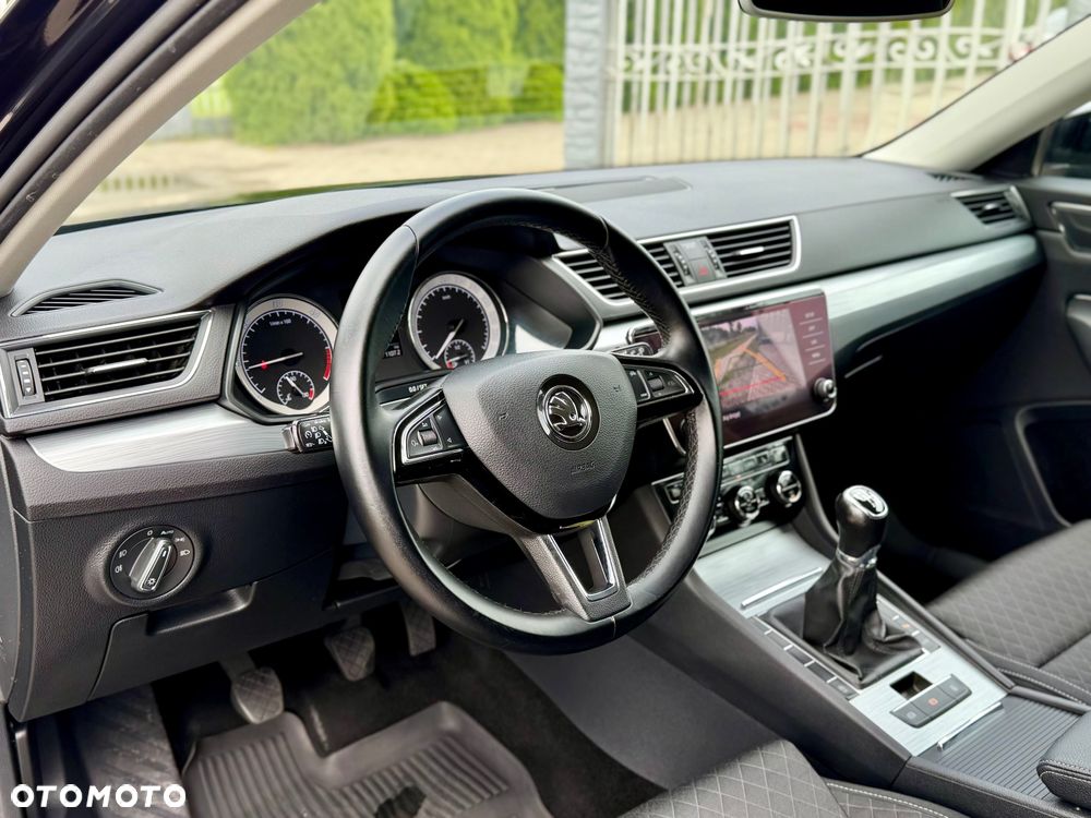 Skoda Superb 2.0 TDI Sportline - 18