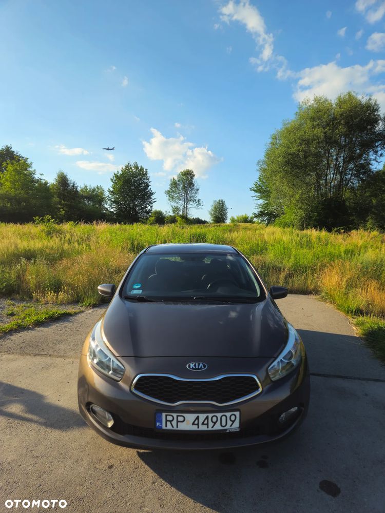 Kia Ceed - 14