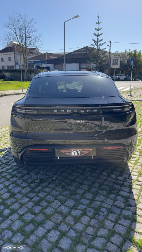 Porsche Macan Electric 4 - 6