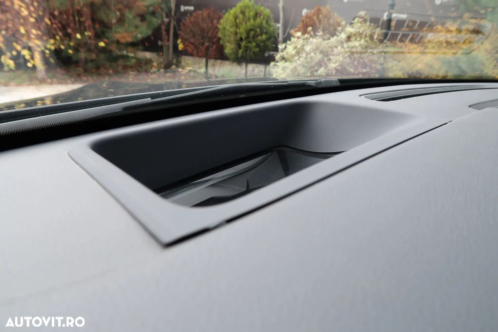 Mercedes-Benz CLA 250 e 8G-DCT AMG Line - 24