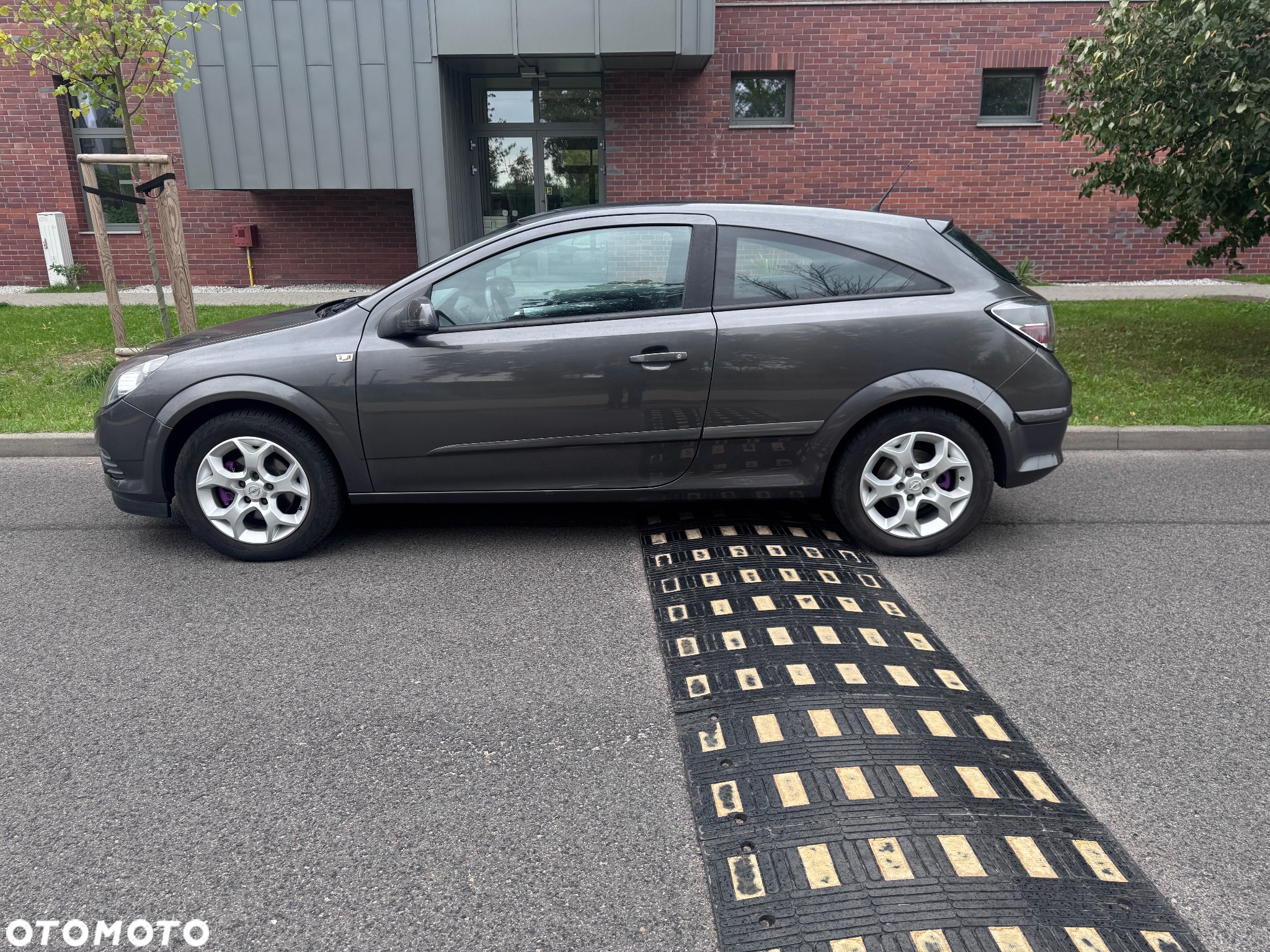 Opel Astra GTC 1.8 Sport - 2