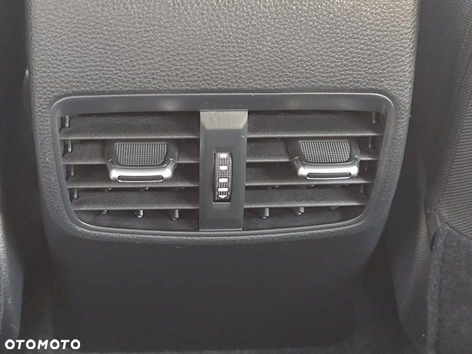 Toyota Corolla - 31