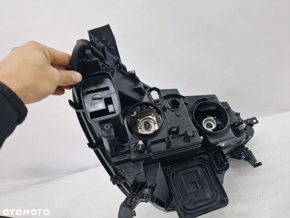 RENAULT MEGANE 4 IV 16- LEWA LAMPA PRZEDNIA PRZÓD SOCZEWKA + LED , NR 260603157R , NR AUKCJI LA205 - 17