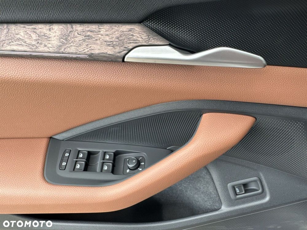 Skoda Superb 2.0 TSI 4x4 L&K DSG - 11
