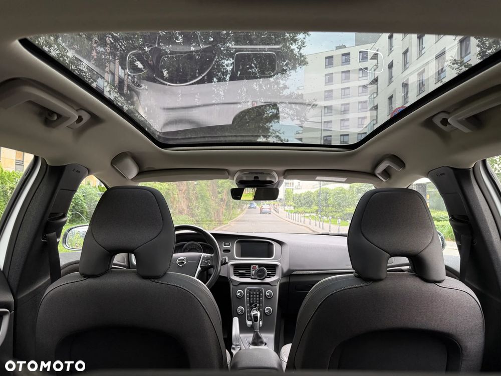 Volvo V40 Cross Country D4 Momentum - 20