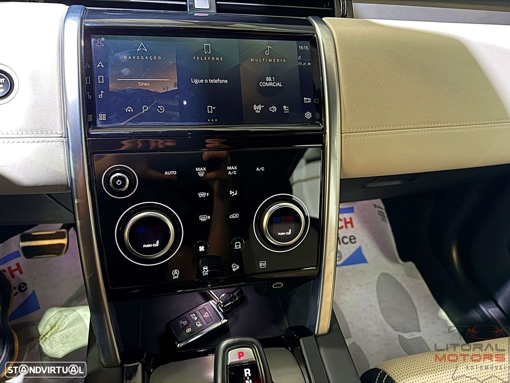 Land Rover Discovery Sport P300e R-Dynamic S - 29