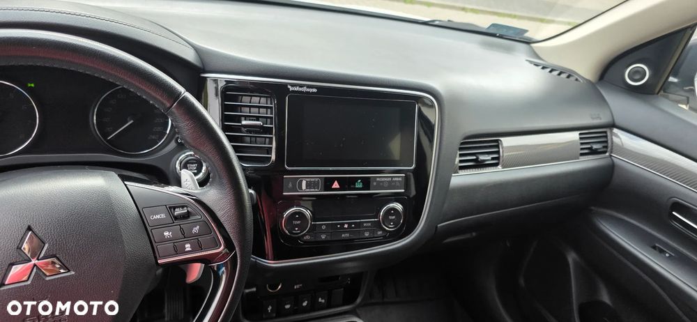 Mitsubishi Outlander 2.0 Instyle SDA 4WD CVT - 25