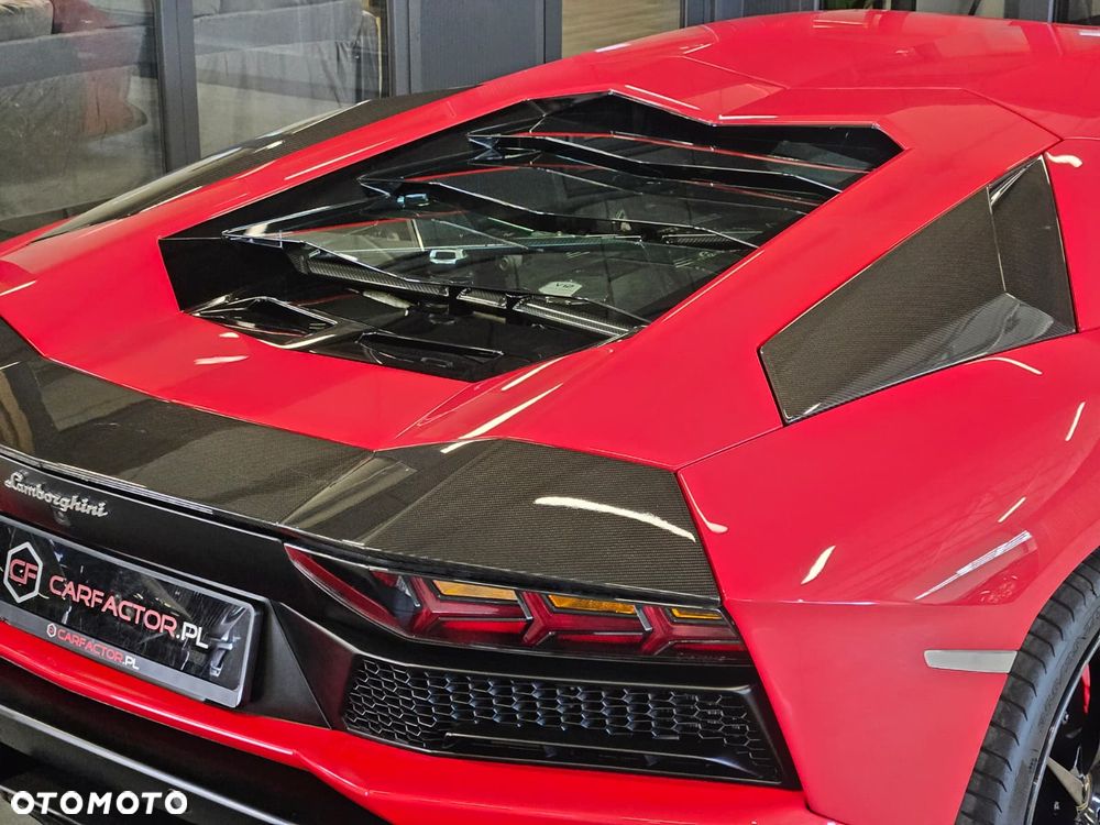 Lamborghini Aventador - 10