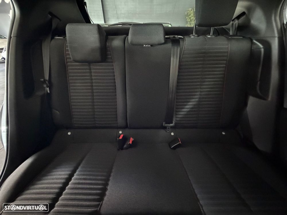 Peugeot e-2008 50 kWh Active Pack - 28