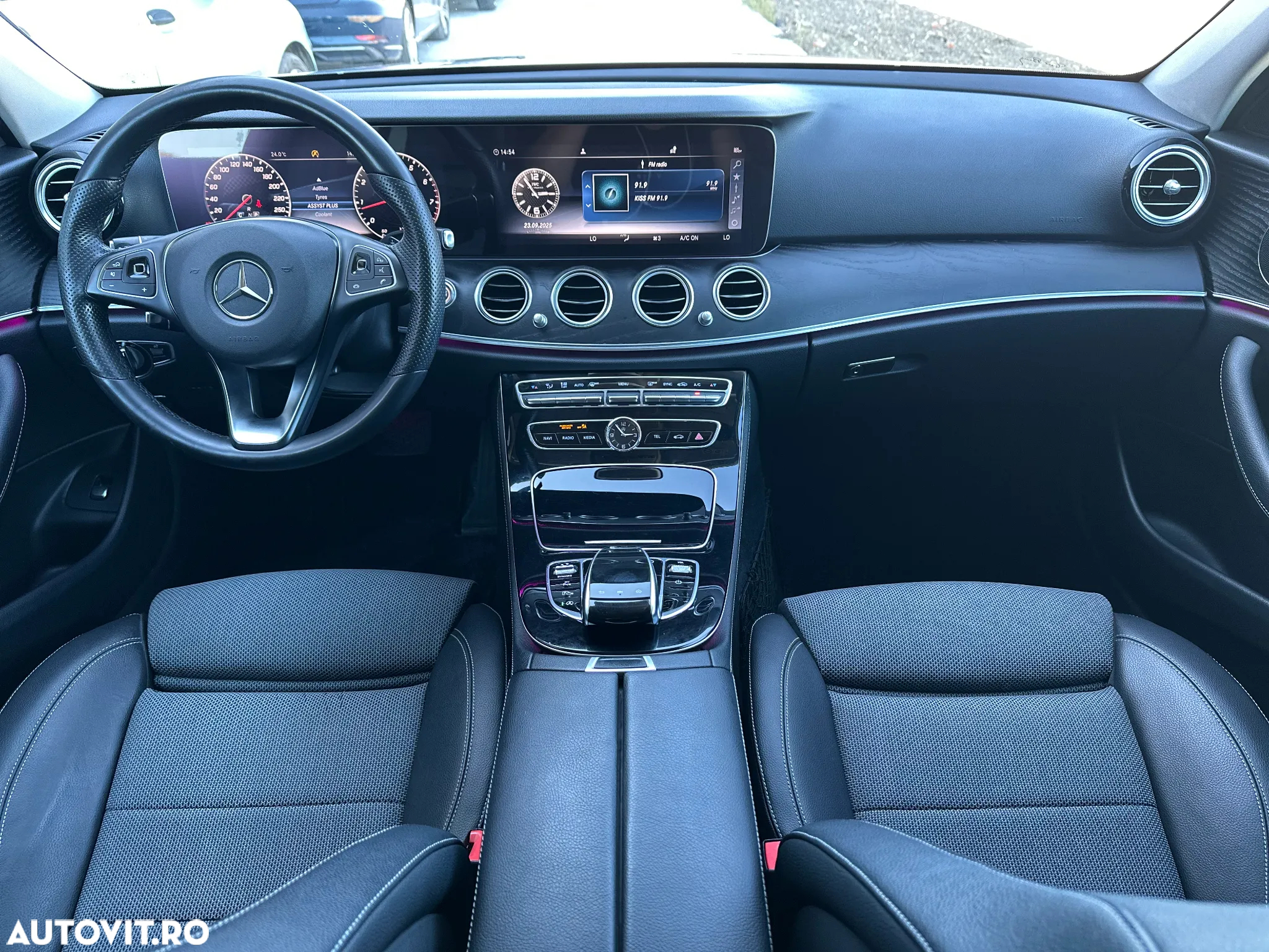 Mercedes-Benz E - 16