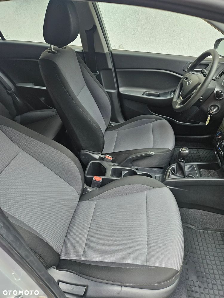 Hyundai i20 1.2 Classic + - 13