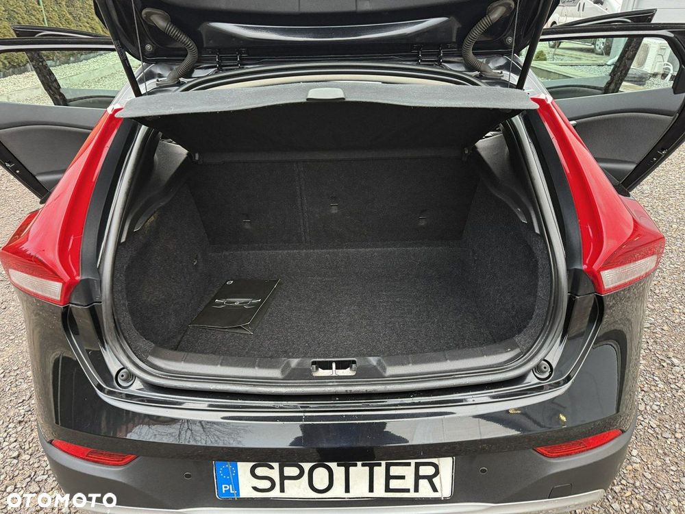 Volvo V40 Cross Country - 25