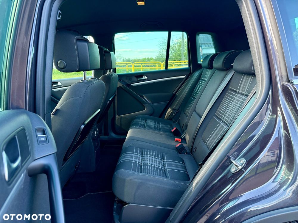 Volkswagen Tiguan 2.0 TDI DPF BlueMotion Technology Lounge Sport & Style - 20