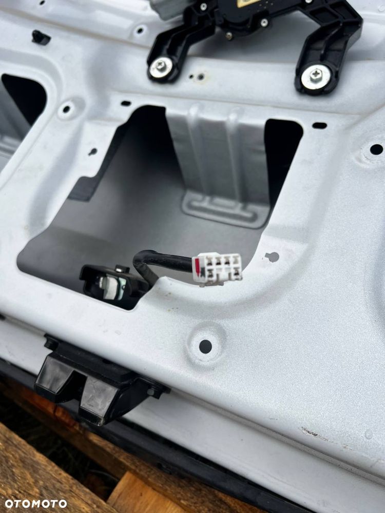 Klapa bagażnika Kia Sportage III ORYGINAŁ spoiler + szyba + wycieraczka - 10