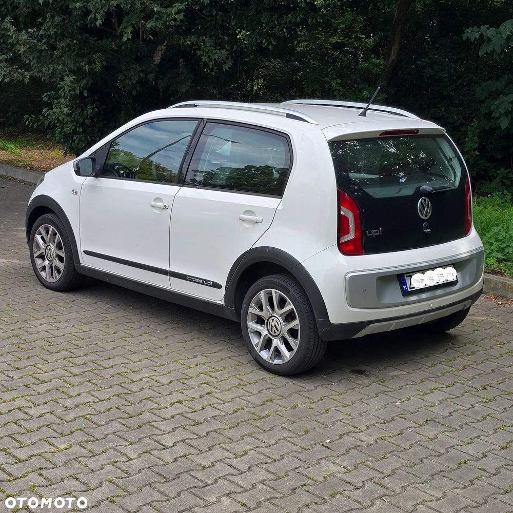 Volkswagen up! 1.0 cross - 5