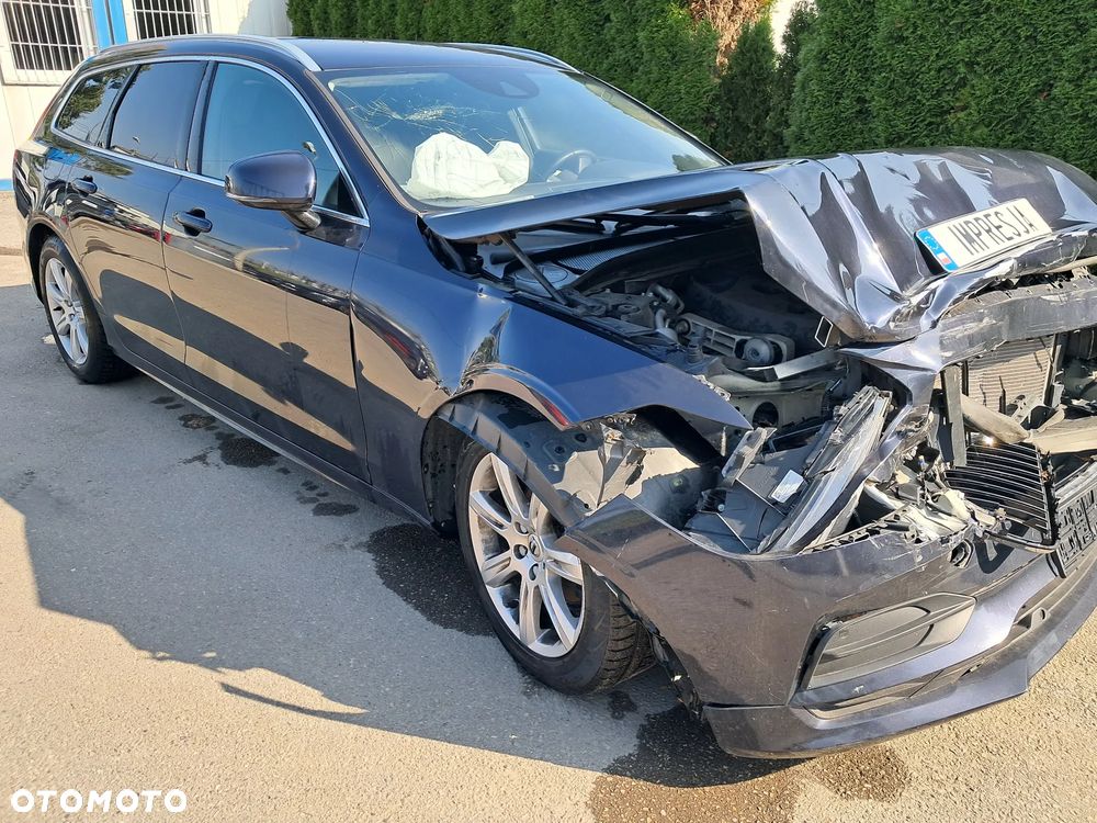 Volvo V90 D3 Geartronic Momentum Pro - 17