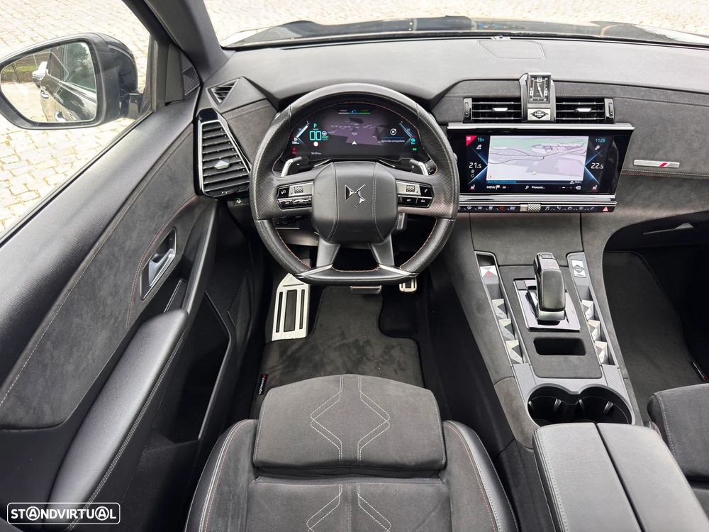 DS DS7 4x4 300 Performance Line - 16