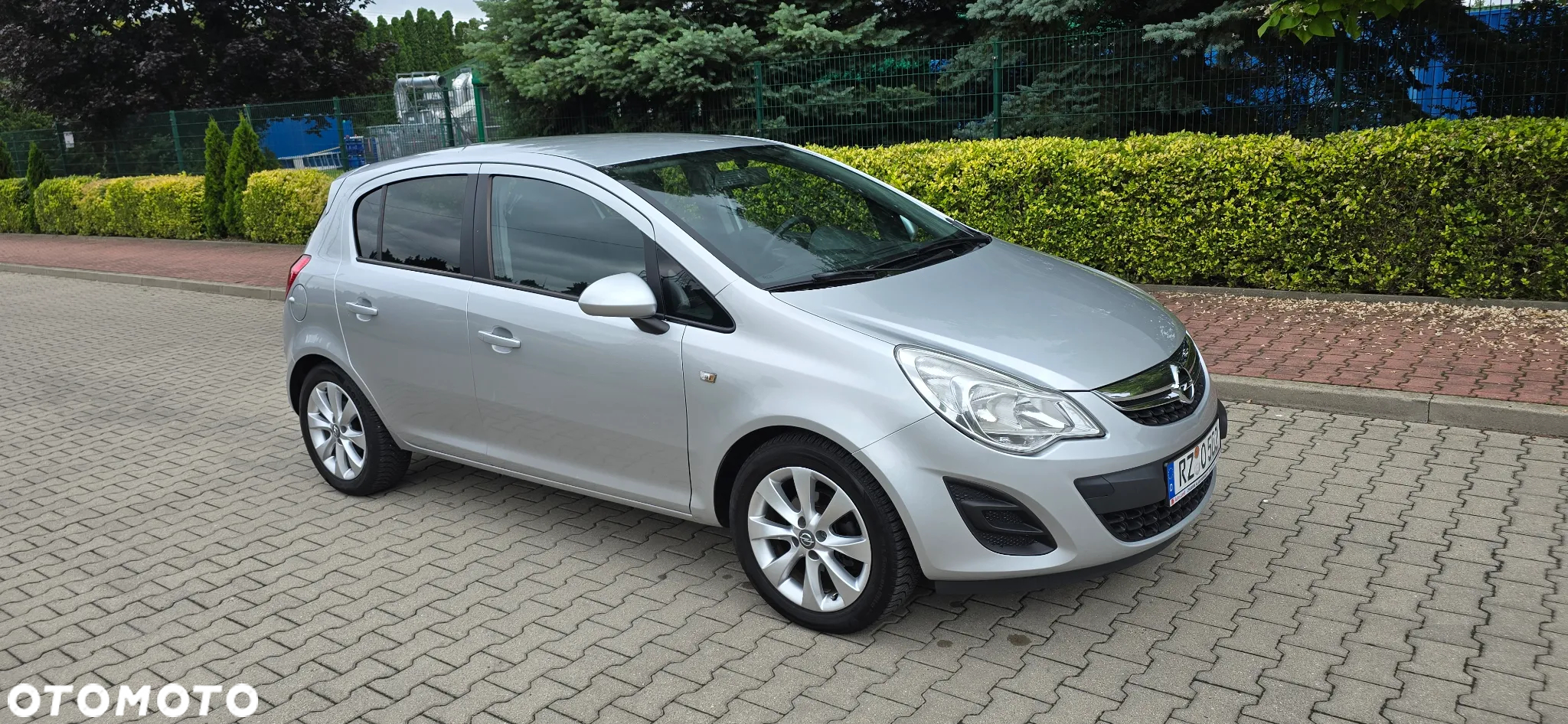 Opel Corsa 1.4 16V Edition 150 - 8