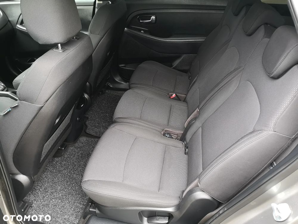 Kia Carens 1.6 GDI L - 26
