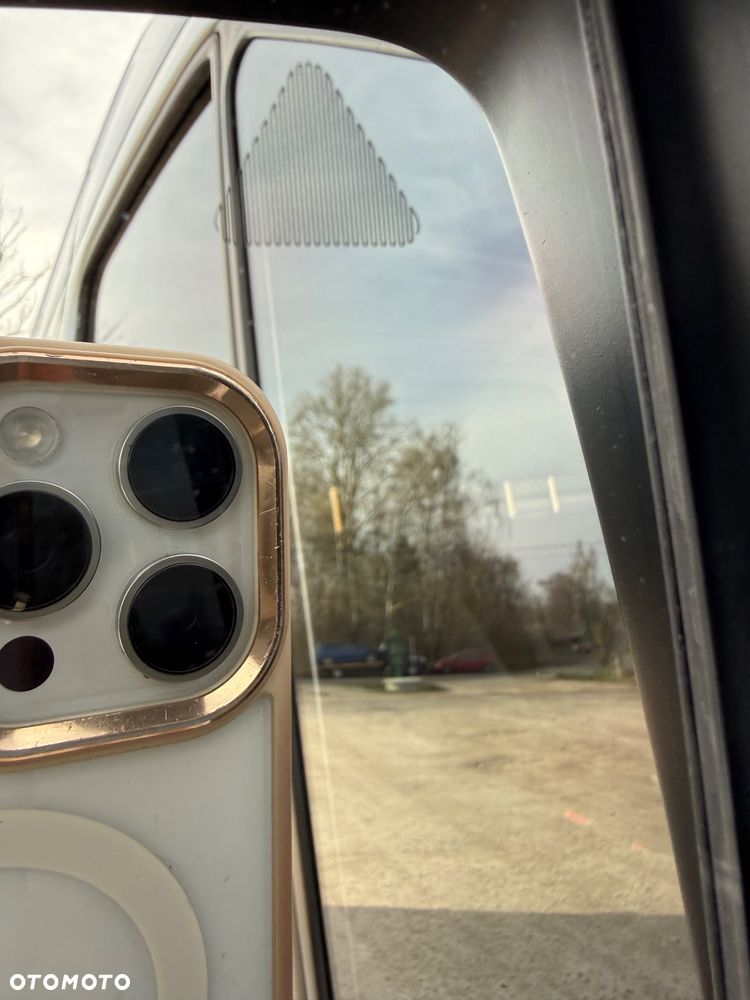 Mercedes-Benz Sprinter - 13