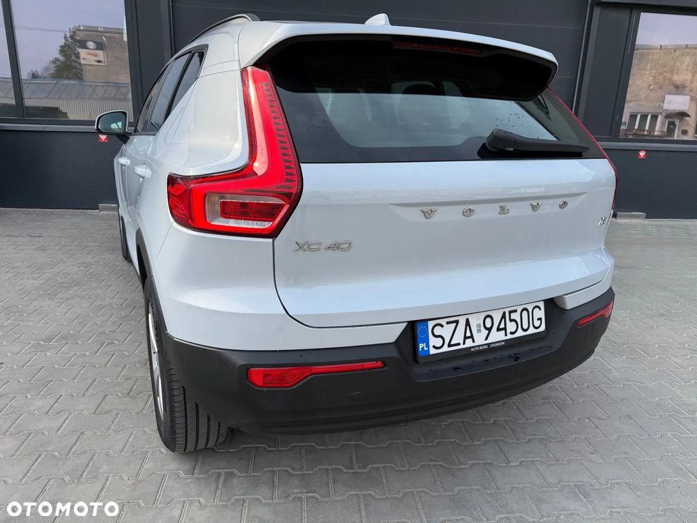 Volvo XC 40 T2 Momentum Core - 5
