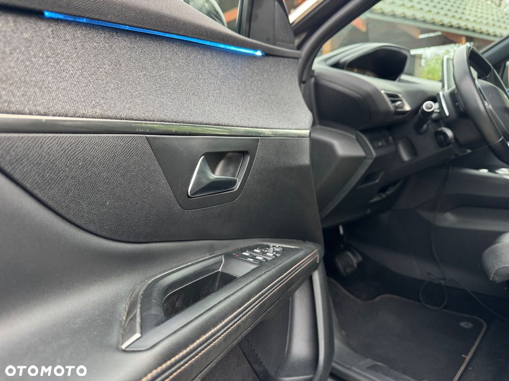 Peugeot 5008 1.6 PureTech GT Line S&S EAT8 - 32