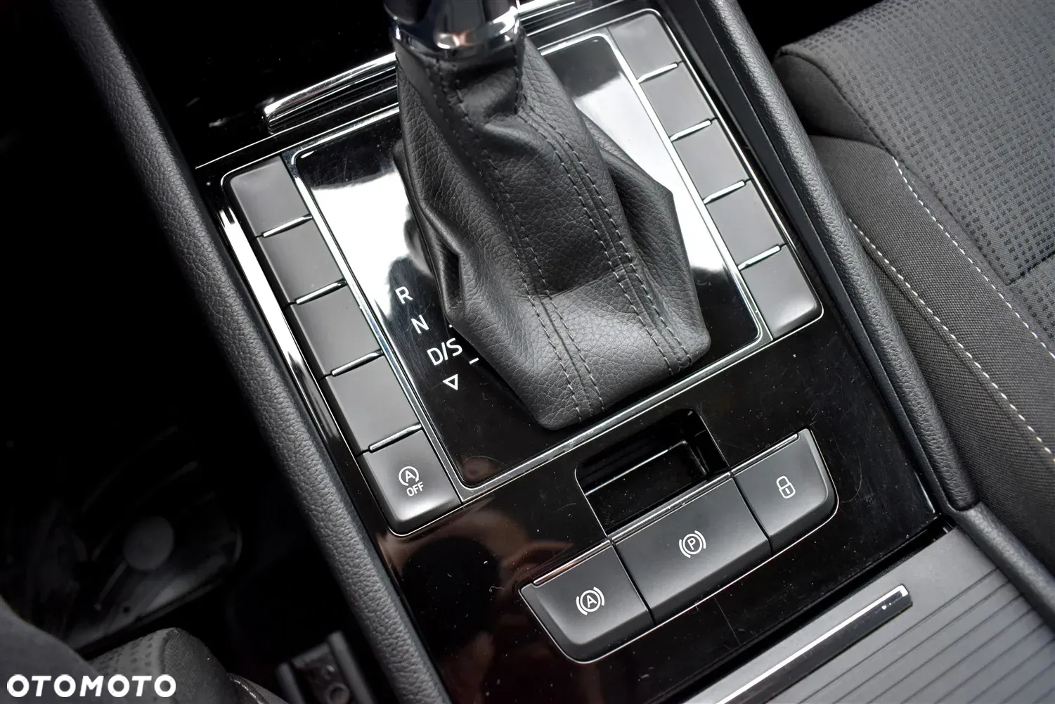 Skoda Superb Combi 2.0 TDI DSG Ambition - 31