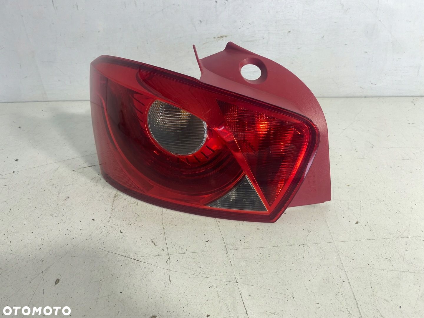 LAMPA LEWY TYŁ LEWA TYLNIA SEAT IBIZA IV 6J EU - 1