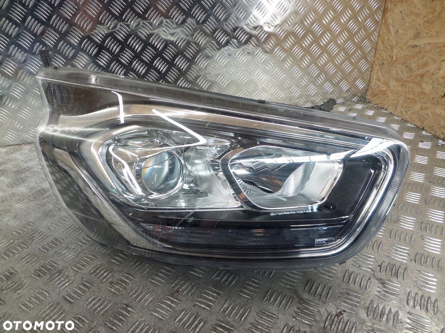 FORD TRANSIT CUSTOM LIFT SOCZEWKA LED LAMPY PRZEDNIE - 1