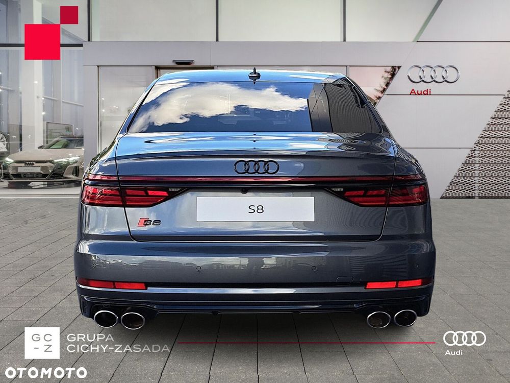 Audi S8 - 4