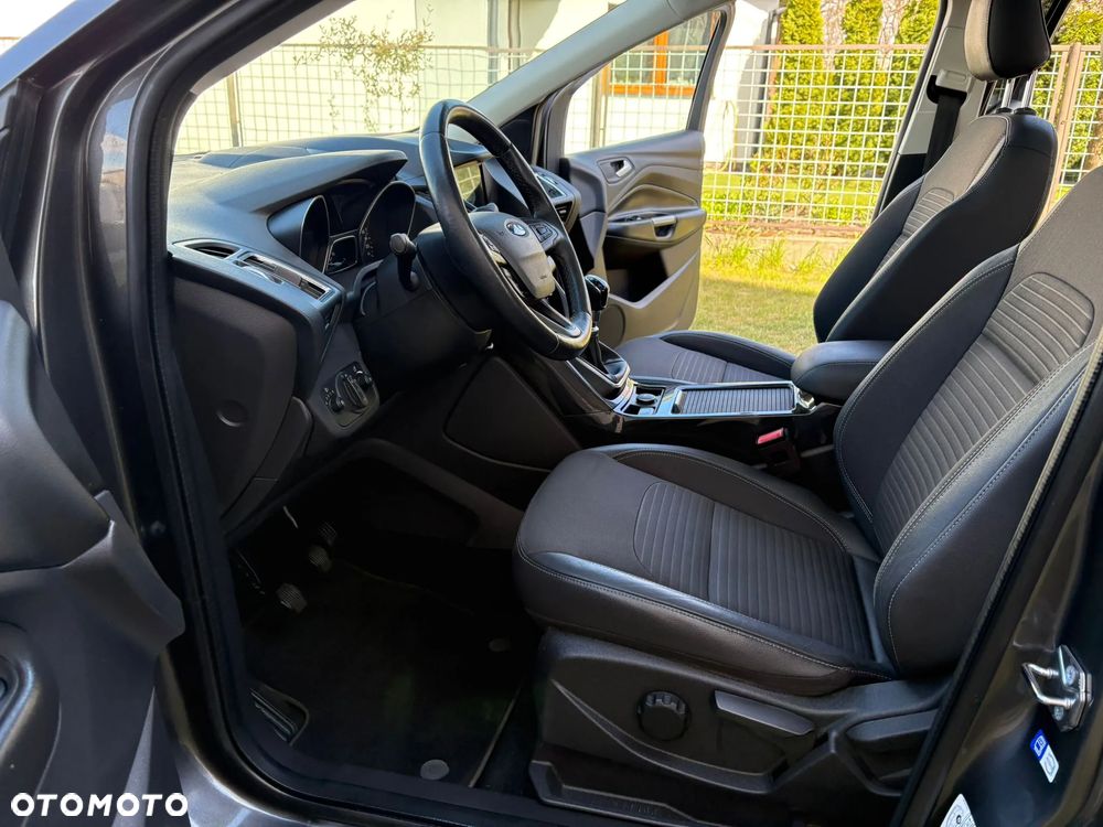Ford Kuga 2.0 TDCi 2x4 Titanium - 13