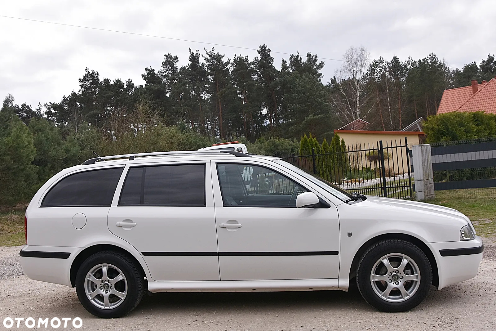 Skoda Octavia 1.6 Combi Ambiente - 4