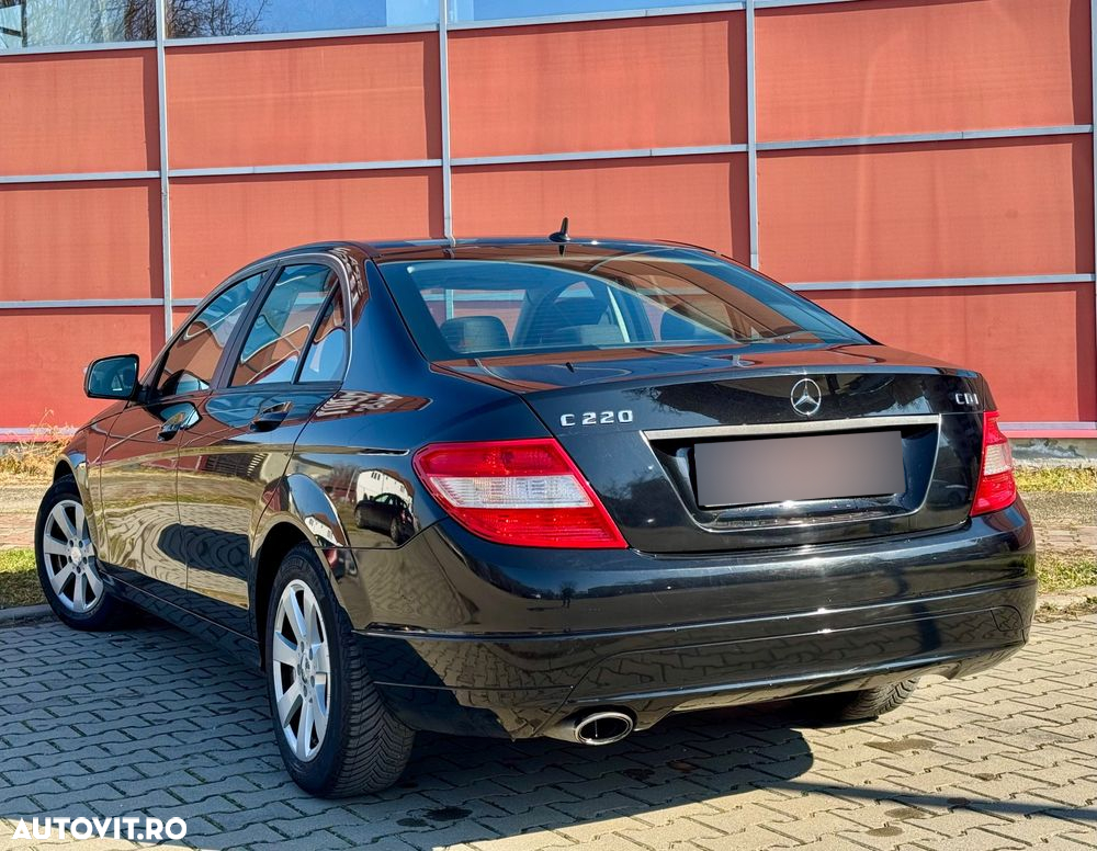 Mercedes-Benz C 220 CDI DPF Automatik BlueEFFICIENCY Elegance - 17