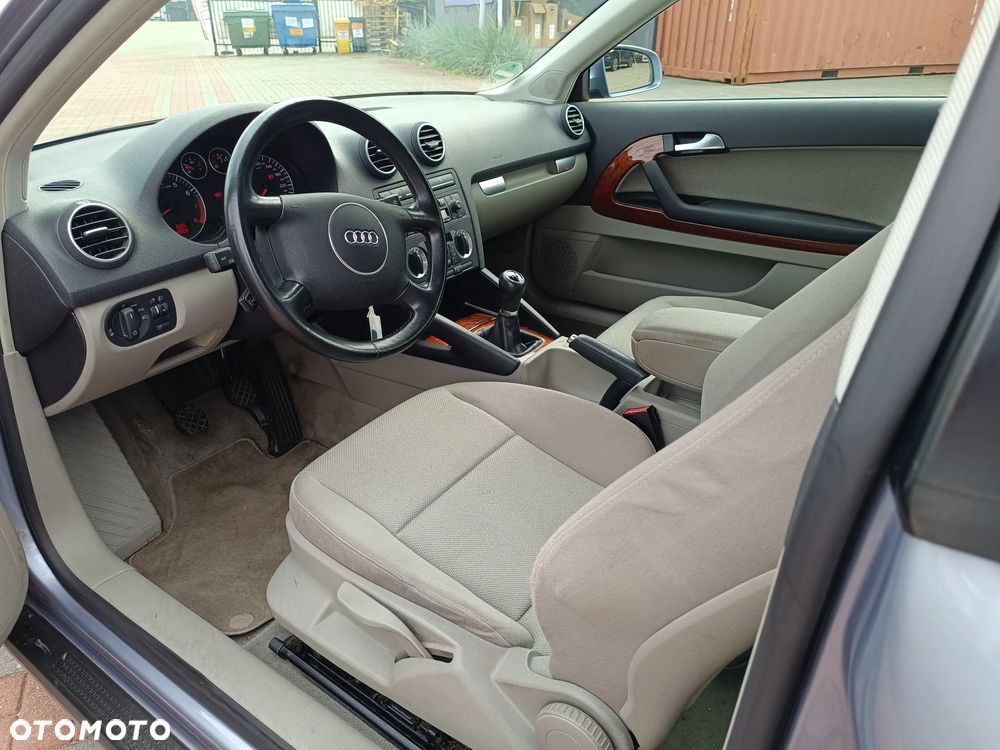 Audi A3 3-drzwiowe 1.6 Ambiente - 19