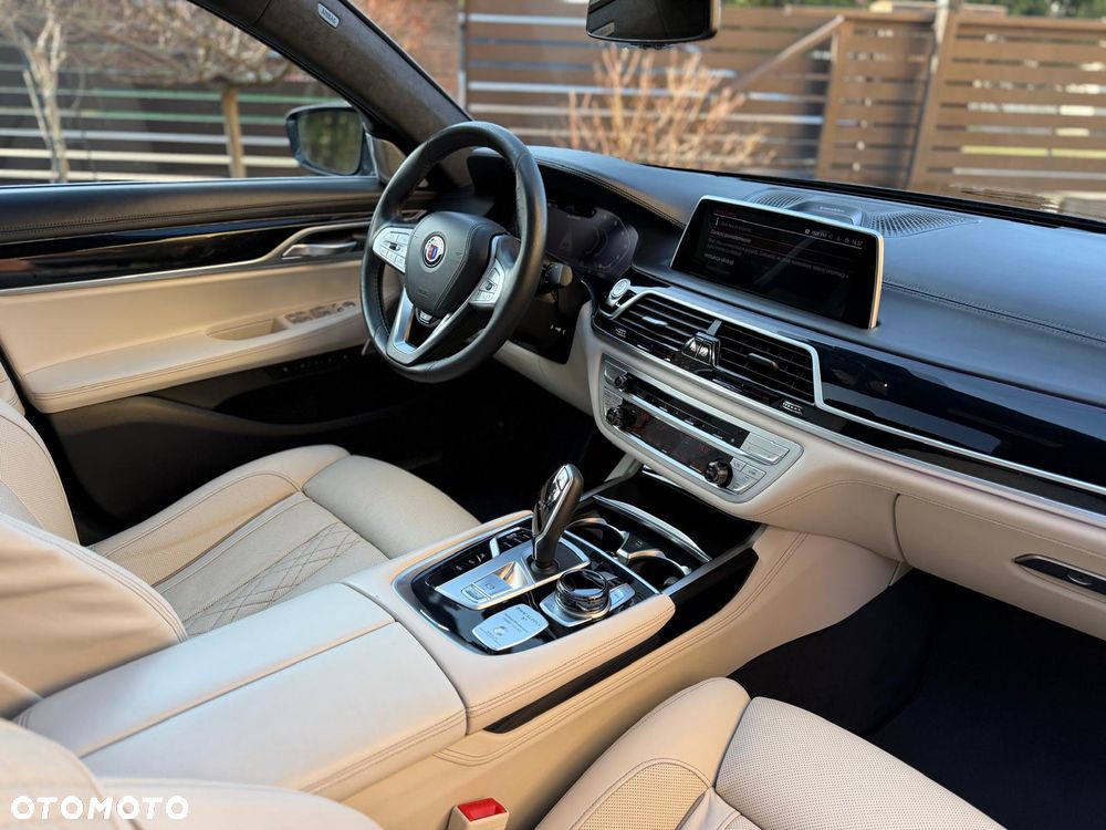 BMW Seria 7 - 12