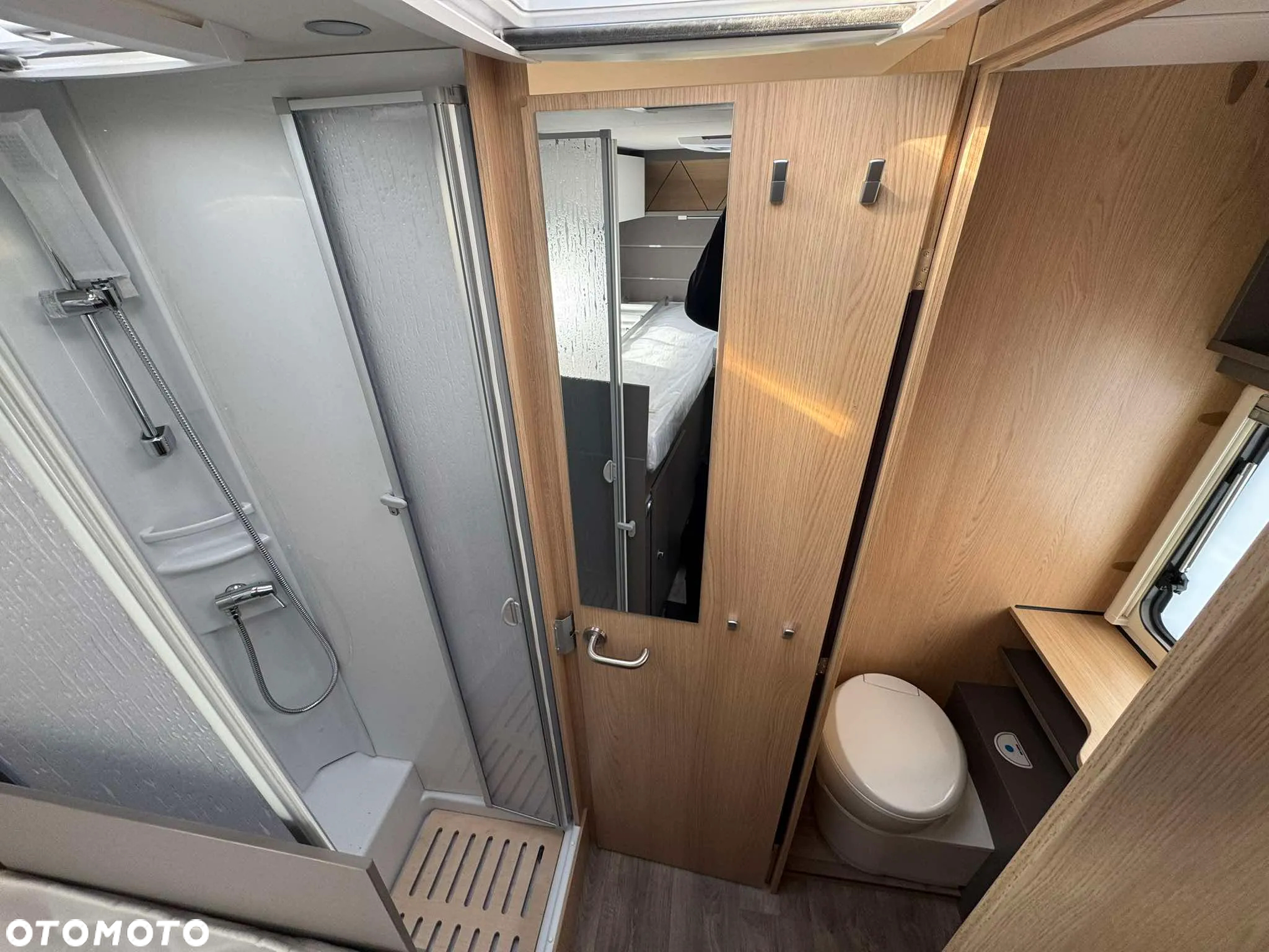 LMC Tourer Lift H730G - Kamper o DMC 3500kg dla 5ciu osób! - 24
