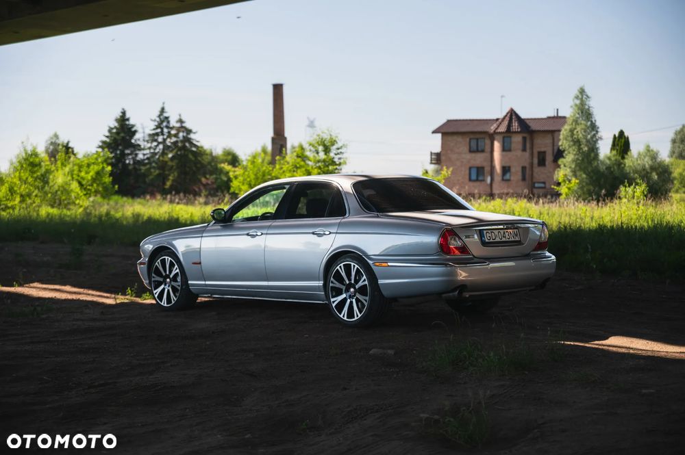 Jaguar XJR 4.2 - 3