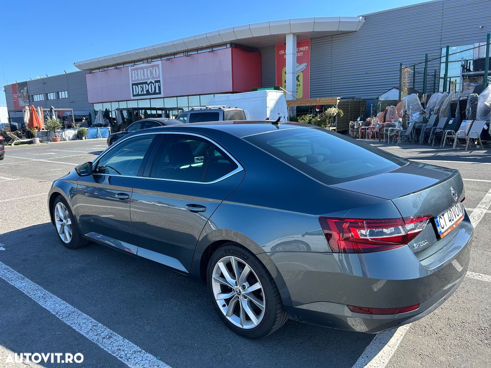 Skoda Superb 2.0 TDI DSG Ambition - 3
