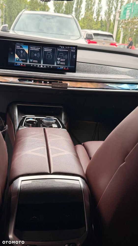 BMW i7 105.7kWh eDrive50 - 19