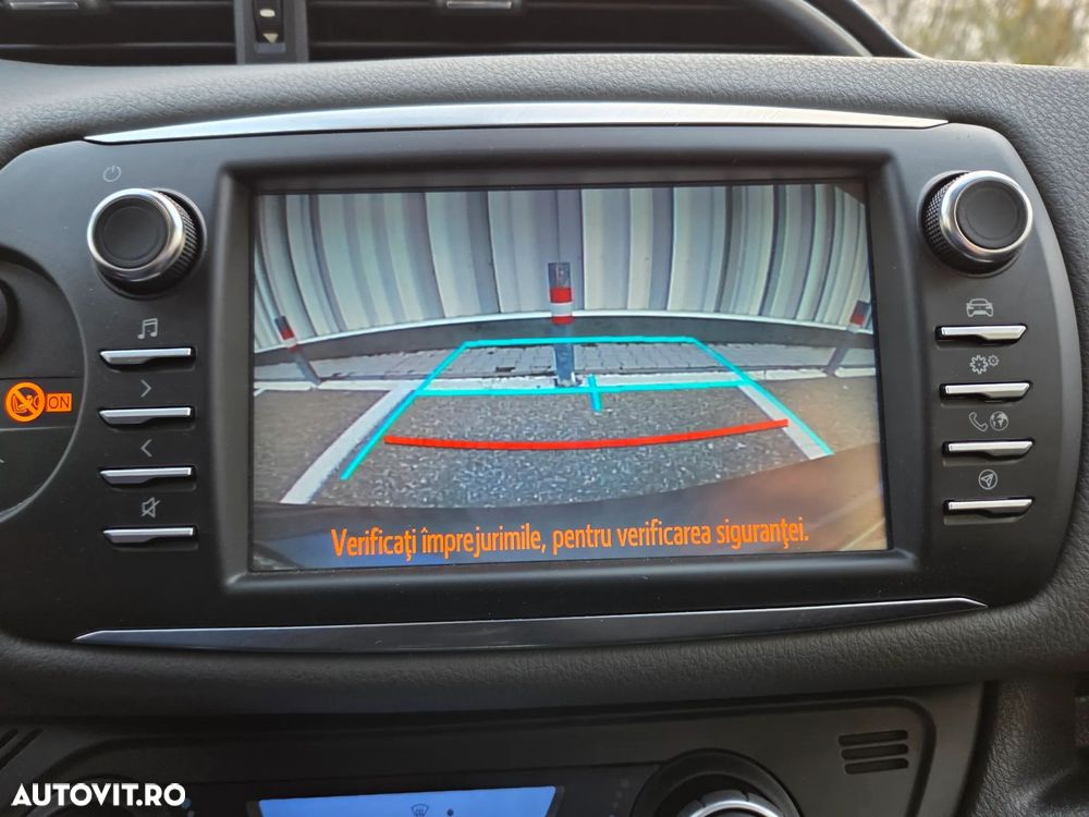 Toyota Yaris 1.5 VVT-i HSD Active - 9