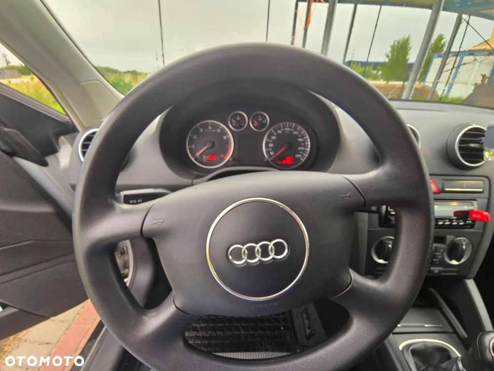 Audi A3 3-drzwiowe 1.6 Ambition - 14