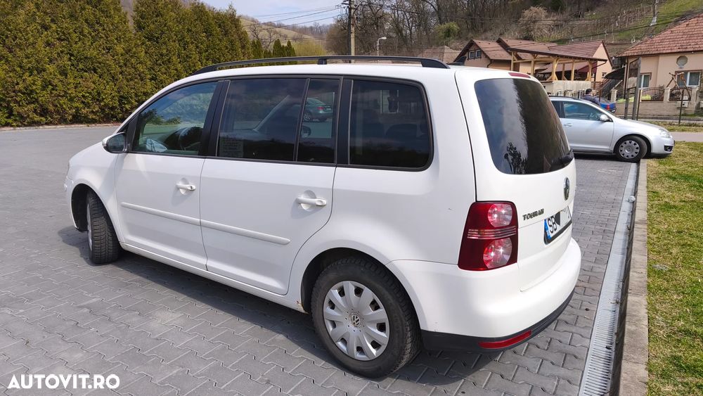 Volkswagen Touran - 6