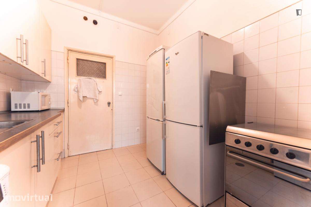 Quarto - localizado em Montes Claros Coimbra - Grande imagem: 2/9