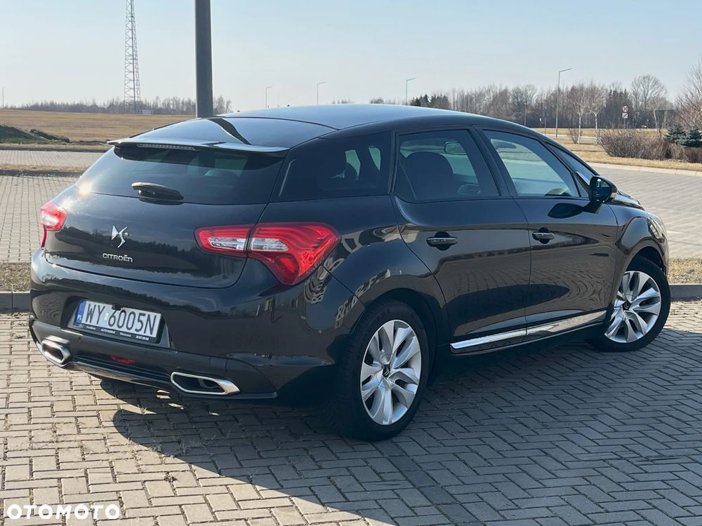 Citroën DS5 e-HDi 110 EGS6 Chic - 8