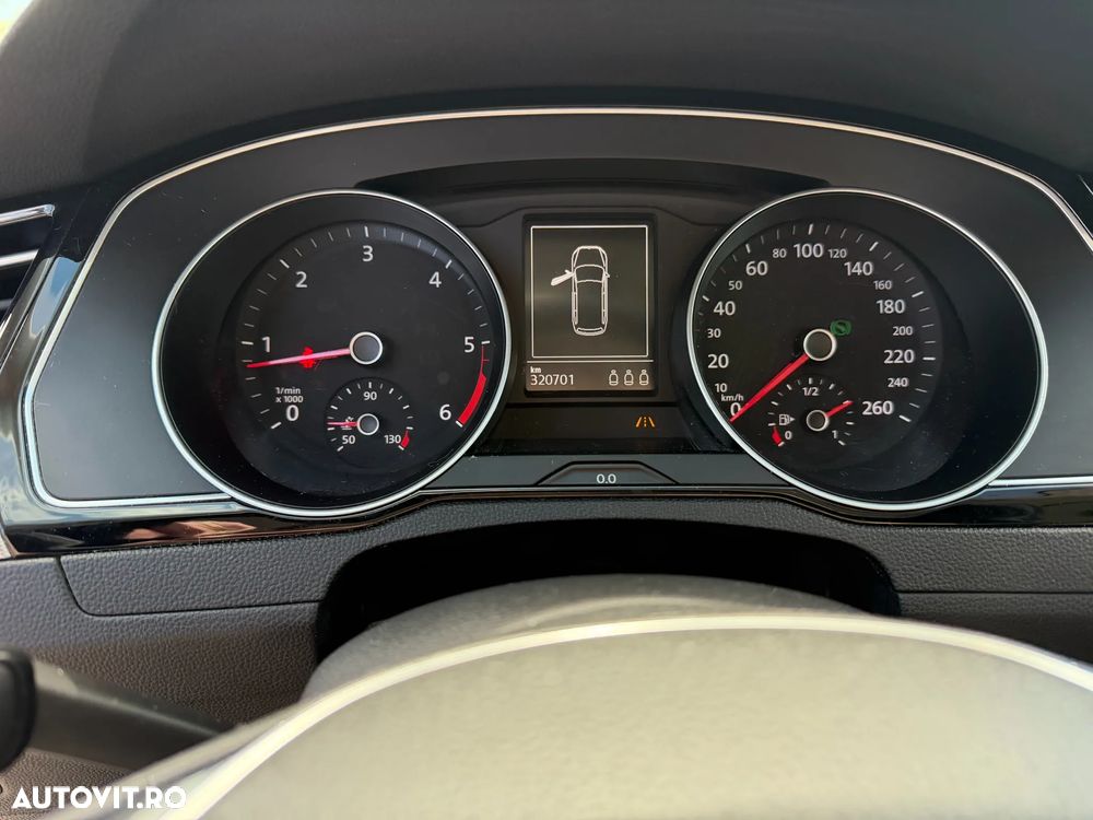 Volkswagen Passat - 17