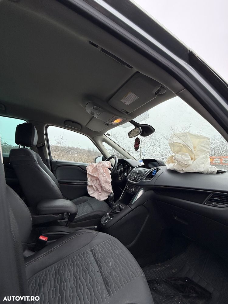 Dezmembrări auto opel Zafira C Tourer 2013 ecoo m turbo benzină 16 gri cu 7 locuri volan pe stanga navigație etc - 5