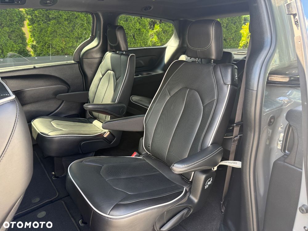 Chrysler Pacifica - 26