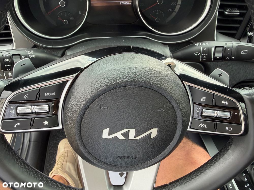 Kia Ceed - 38