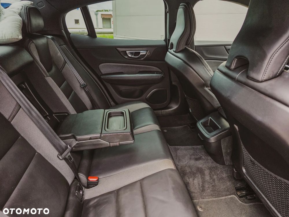Volvo S60 T4 R-Design - 16
