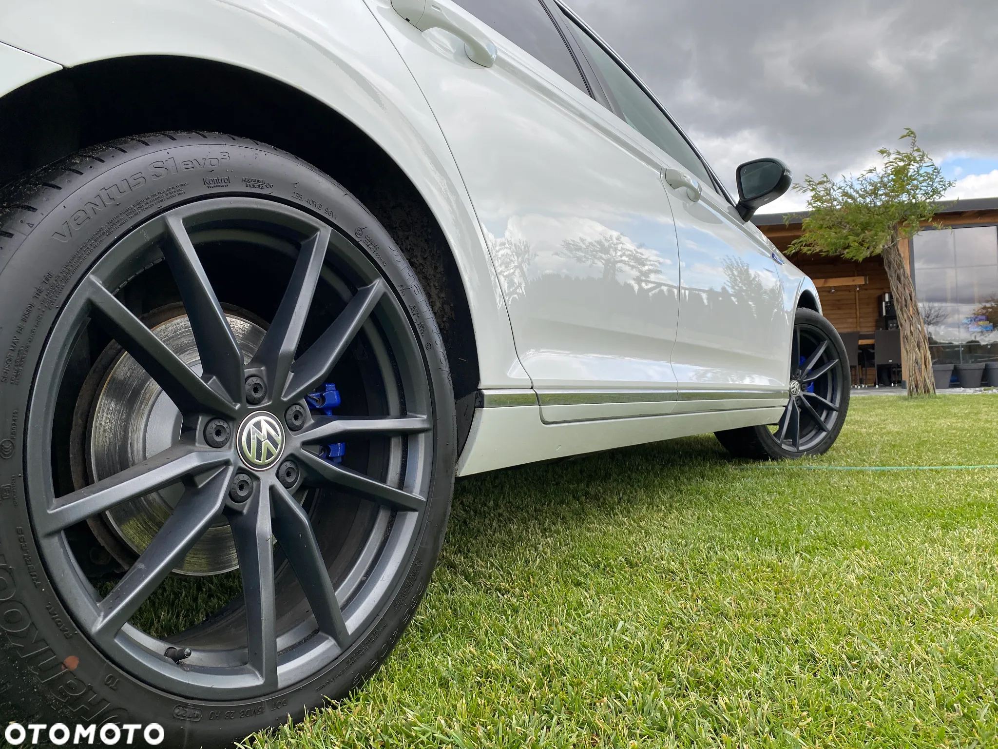 Volkswagen Passat - 11